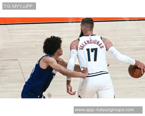 季前赛火药味十足约基奇与戈贝尔激烈对抗引发冲突 季前赛火药味十足约基奇与戈贝尔激烈对抗引发冲突