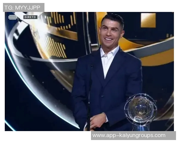 C罗荣获葡萄牙环球声望奖在社交媒体分享喜悦与感激之情 C罗荣获葡萄牙环球声望奖在社交媒体分享喜悦与感激之情