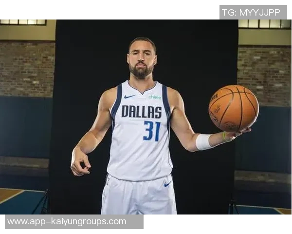 克莱状态起伏不定11投仅4中三分球命中率低迷仅得12分1板1助 克莱状态起伏不定11投仅4中三分球命中率低迷仅得12分1板1助