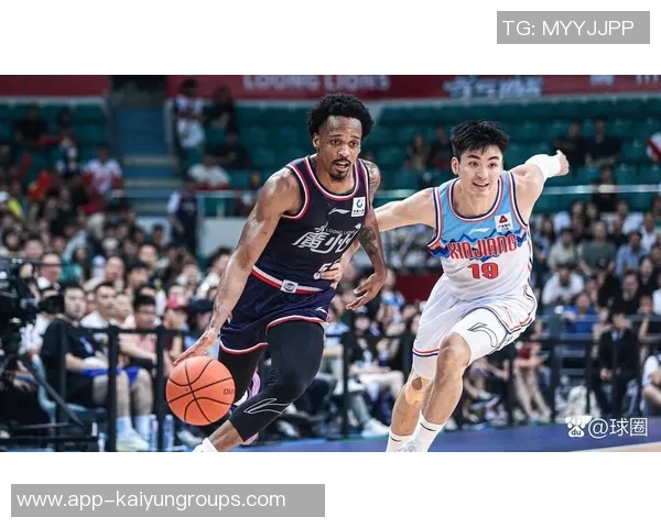 杰基杨全能表现助球队获胜20投10中砍下32分4篮板10助攻1抢断