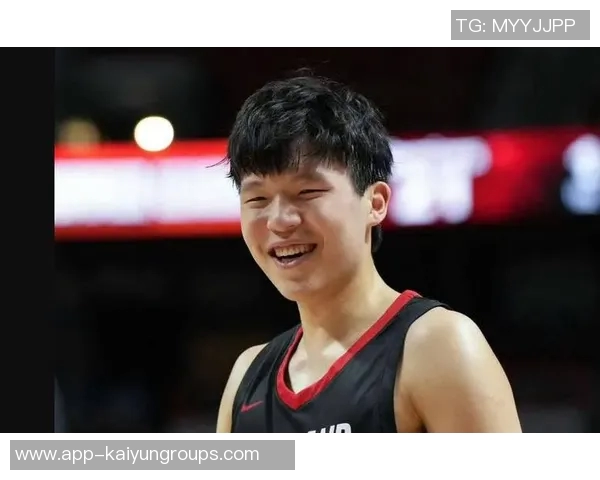 媒体人称赞杨瀚森具备出色球商与心态调整能力强令其前景可期 媒体人称赞杨瀚森具备出色球商与心态调整能力强令其前景可期