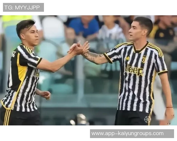 尤文旧将若热因不满裁判判罚做手铐手势被红牌罚下引发争议 尤文旧将若热因不满裁判判罚做手铐手势被红牌罚下引发争议