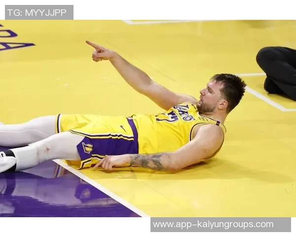 东契奇谈与詹姆斯同队的梦想经历激励年轻球员追逐篮球梦想