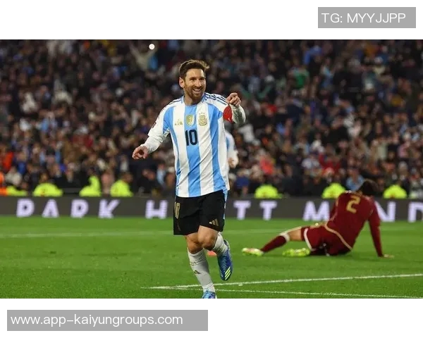 梅西社交媒体被土耳其球迷热情围攻呼吁加盟加拉塔萨雷