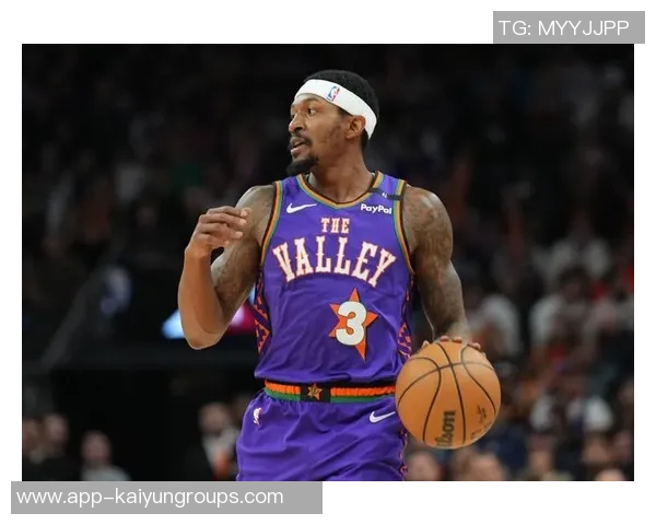 比尔首场比赛表现出色上半场完美命中率贡献12分2篮板正负值5