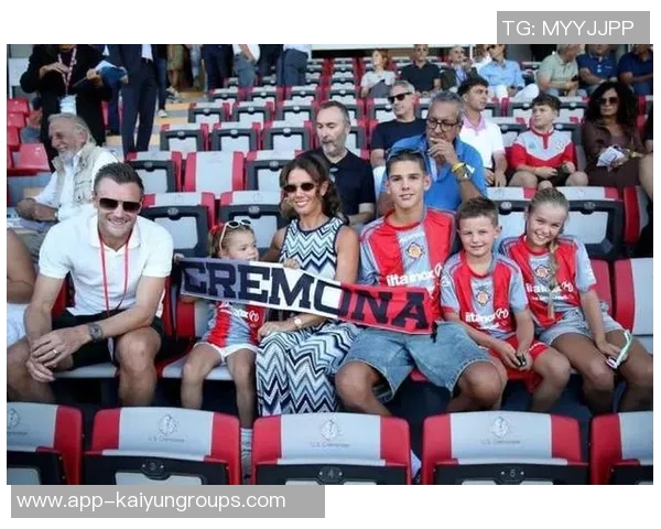 英国球星太太团旅行次数盘点格拉利什女友荣登年度第一名